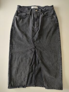 Abercrombie & Fitch Black High-Rise Midi Denim Skirt Size 26